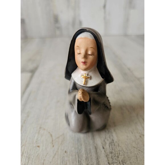 nun religious praying vintage statue figurine rosary - Picture 1 of 7